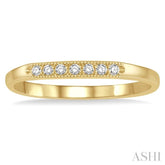 1/10 ctw 7 Stone Round Cut Diamond Wedding Band in 14K Yellow Gold